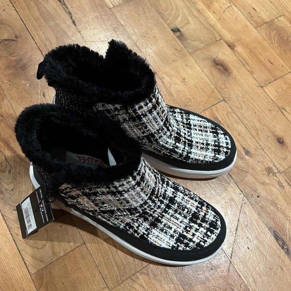 HEY DUDE MEL BOUCLE BLACK BOOTS